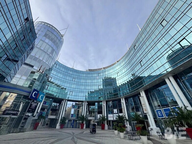 Bureau dans Bordeaux à louer - Photo de l’immeuble – Image 1 sur 6