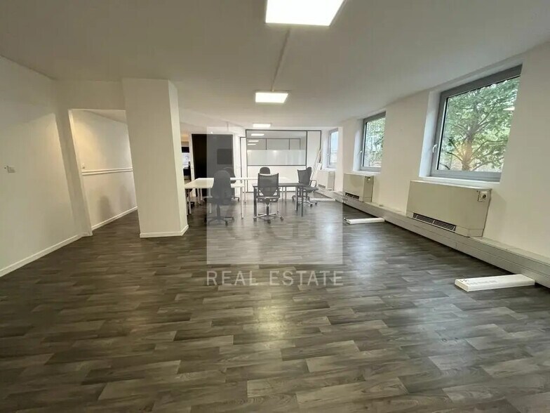 Bureau dans Villeurbanne à louer - Photo de l’immeuble – Image 3 sur 12