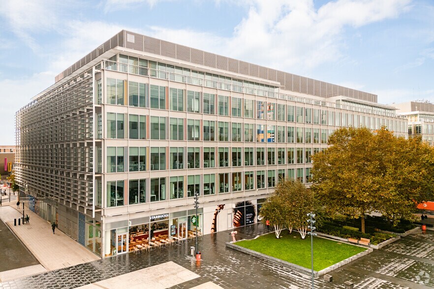 191 Wood Ln, Londres à louer - Photo principale – Image 1 sur 52