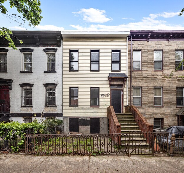 738 Lafayette Ave, Brooklyn, NY à vendre - Photo principale – Image 1 sur 11