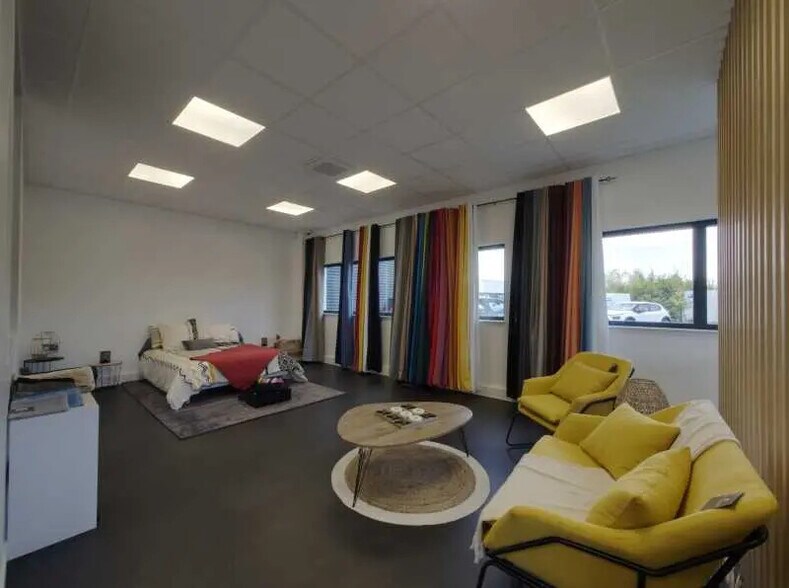 Bureau dans Roissy-en-France à louer - Photo de l’immeuble – Image 3 sur 14