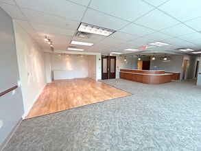 125 Emeryville Dr, Cranberry Township, PA à louer Photo de l’immeuble– Image 1 sur 6