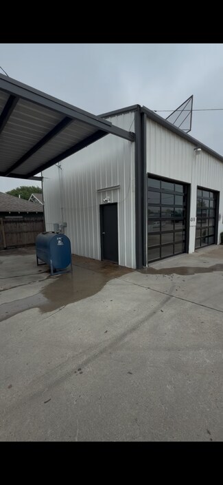 Plus de détails pour 424 W Henderson St, Cleburne, TX - Local d'activités à louer
