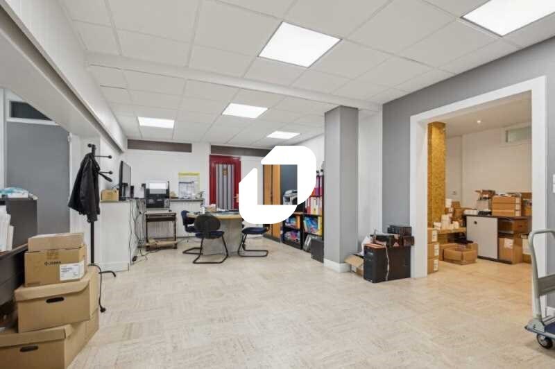 Bureau dans Courbevoie à vendre - Photo intérieure – Image 1 sur 9