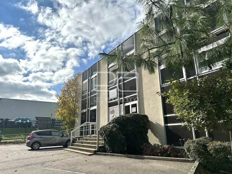 Bureau dans Ludres à louer - Photo de l’immeuble – Image 3 sur 13