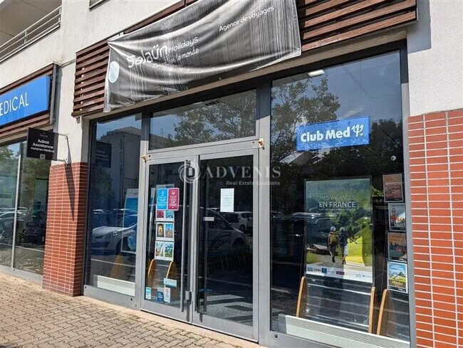 Plus de détails pour Local commercial à louer