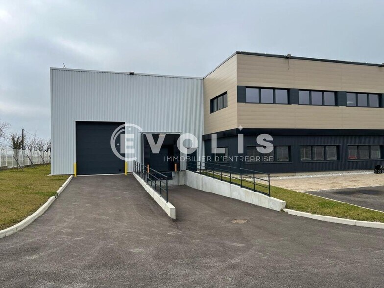 26 Chemin De La Chaume, Colombier-Saugnieu à louer - Photo de l’immeuble – Image 3 sur 13