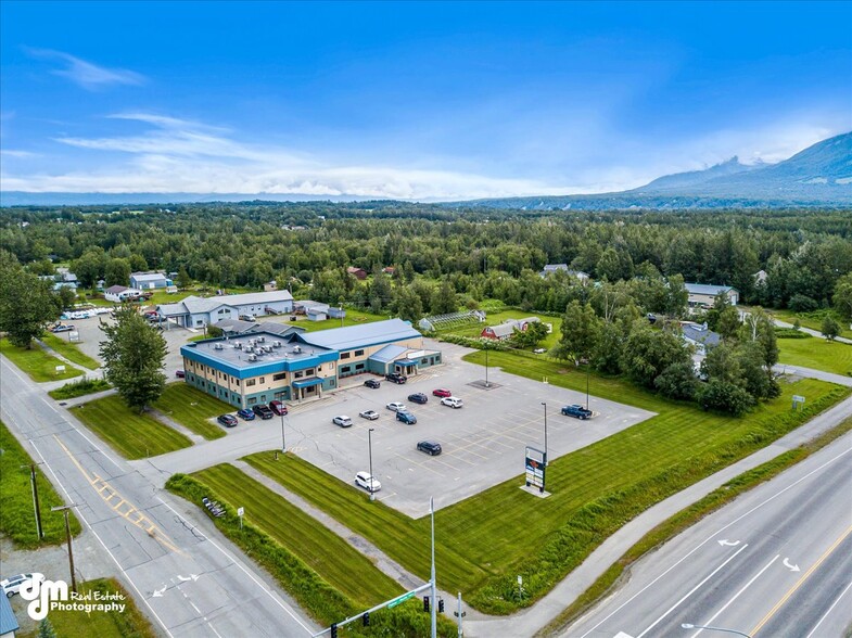 1901 N Hemmer Rd, Palmer, AK à vendre - Photo de l’immeuble – Image 1 sur 21