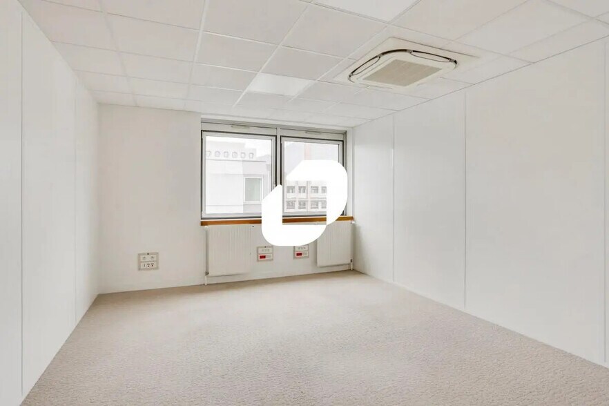 Bureau dans Fontenay-sous-Bois à louer - Photo de l’immeuble – Image 3 sur 13