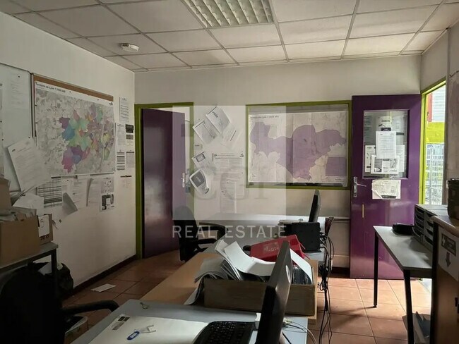 Plus de détails pour 221 Avenue Francis De Pressensé, Vénissieux - Local d'activités à louer