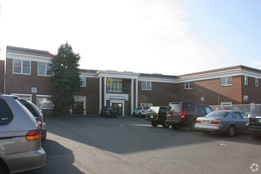137 Central Ave, Westfield, NJ à louer - Photo de l’immeuble – Image 1 sur 1