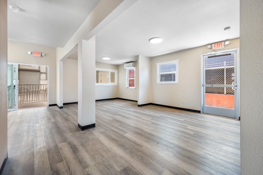 7687 Lemon Ave, Lemon Grove, CA à vendre - Hall d’entrée – Image 3 sur 21