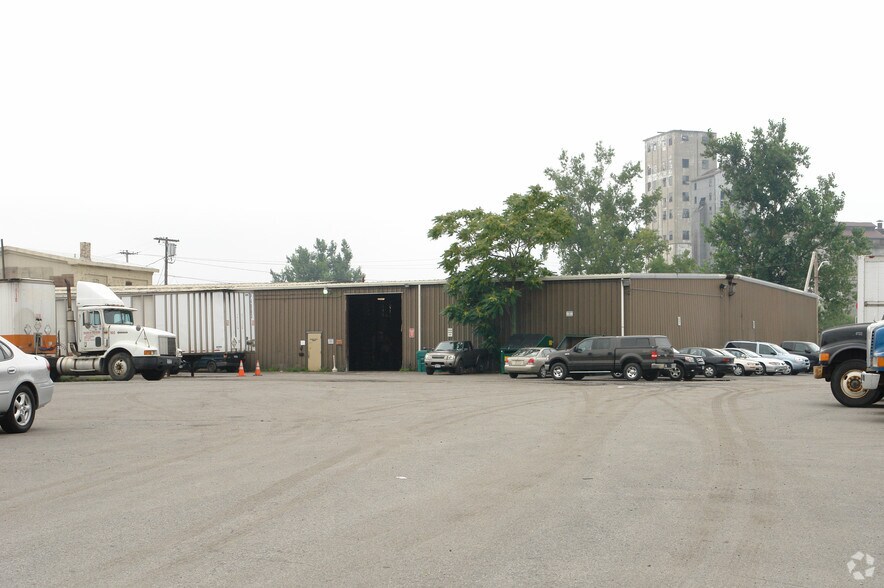 212 Ohio St, Buffalo, NY à louer - Photo de l’immeuble – Image 2 sur 4