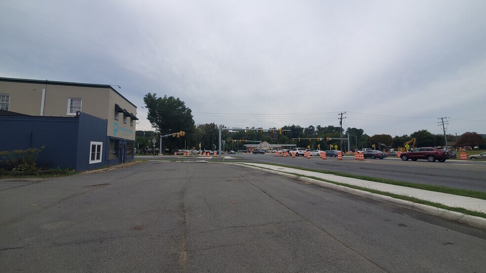 5 Broadview Ave, Warrenton, VA à louer - Photo de l’immeuble – Image 2 sur 21