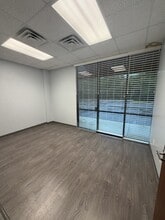 9889 Gate Pky, Jacksonville, FL à louer Photo intérieure– Image 2 sur 7