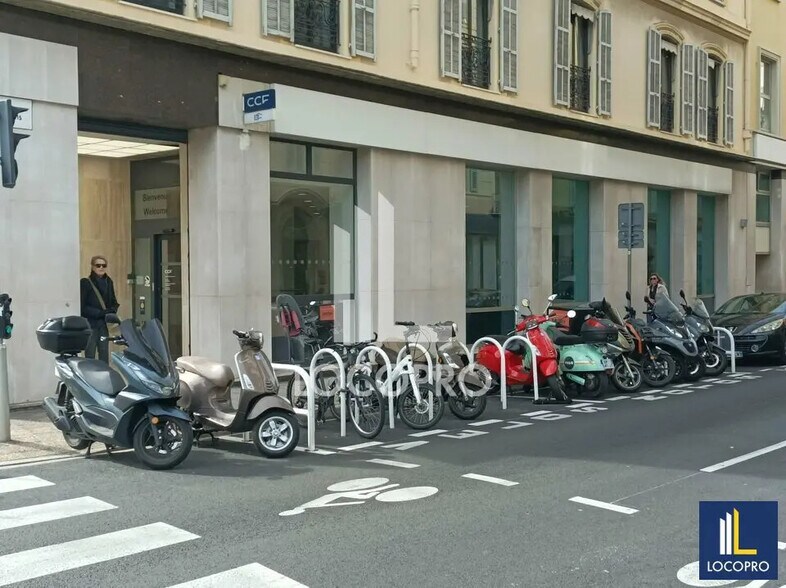 Local commercial dans Nice à vendre - Photo de l’immeuble – Image 2 sur 4