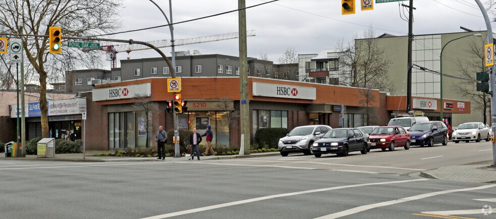 5210 Kingsway, Burnaby, BC à louer - Photo de l’immeuble – Image 2 sur 4