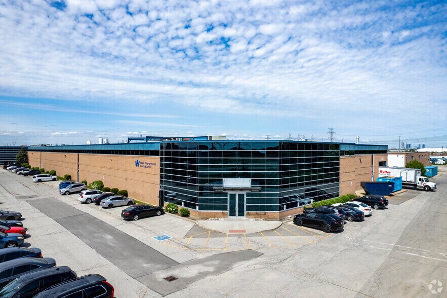 1 Royal Gate Blvd, Vaughan, ON à louer - Photo de l’immeuble – Image 2 sur 4