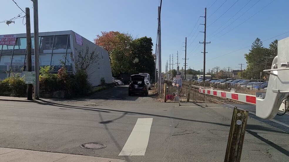 147 Washington Ave, Lawrence, NY à louer - Vidéo sur l’annonce professionnelle – Image 2 sur 10