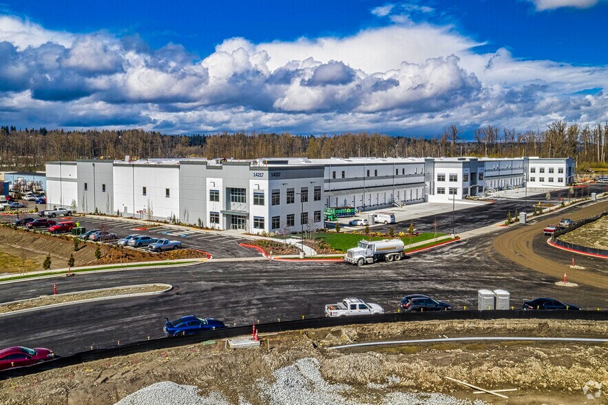 14217 SE Stewart Rd, Sumner, WA à louer - Photo de l’immeuble – Image 2 sur 12