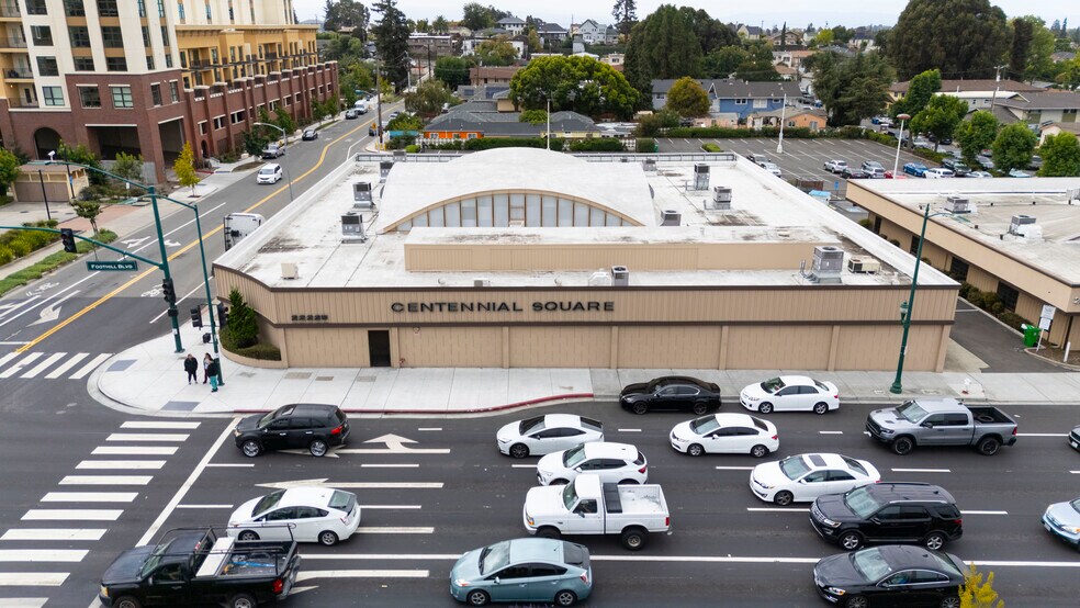 22225 Foothill Blvd, Hayward, CA à vendre - Photo de l’immeuble – Image 3 sur 12