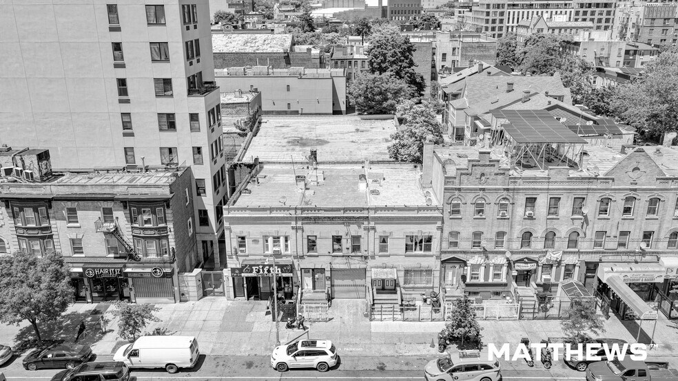 2179 Clarendon Rd, Brooklyn, NY à vendre - Photo de l’immeuble – Image 1 sur 3