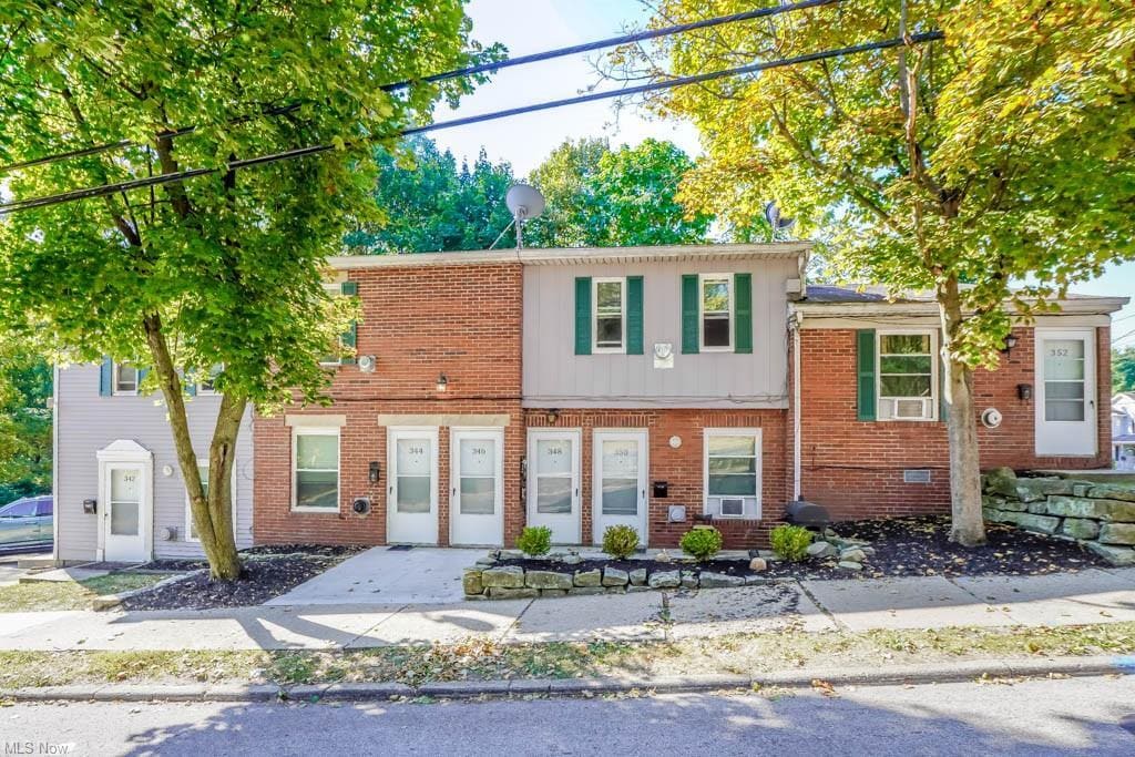 330-352 Silver St, Akron, OH à vendre Photo principale– Image 1 sur 9