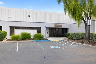 2170-2190 Paragon Dr, San Jose, CA à louer Photo intérieure– Image 1 sur 7