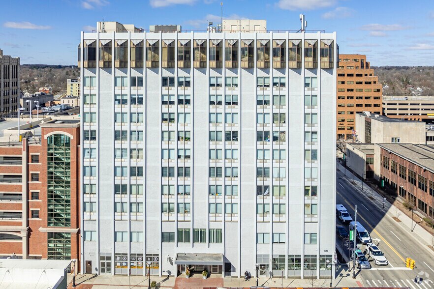 120 E Huron St, Ann Arbor, MI à louer - Photo de l’immeuble – Image 2 sur 20