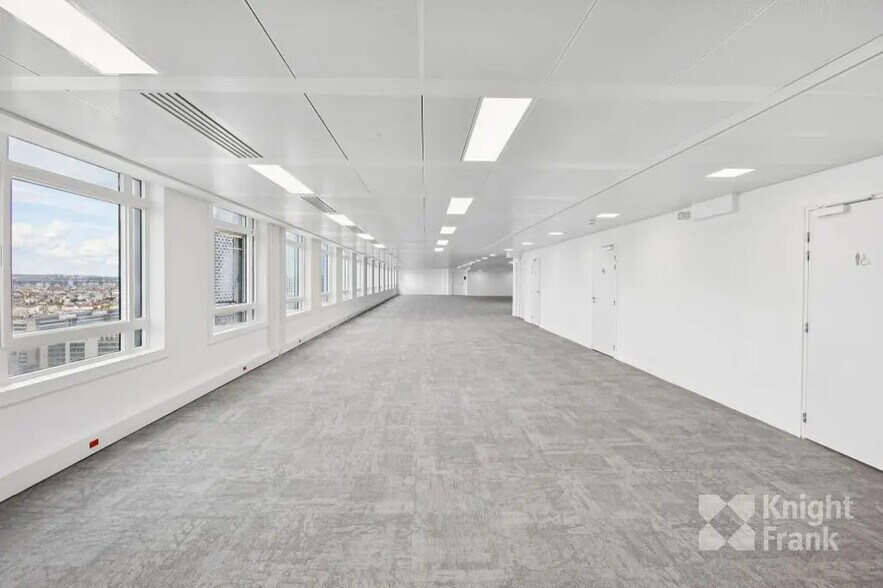 11-13 Cours Valmy, Puteaux à louer - Photo de l’immeuble – Image 3 sur 9