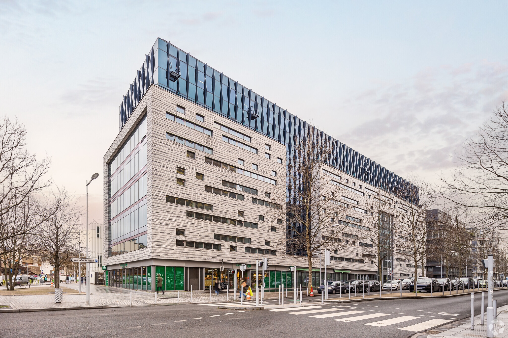 892 Rue Yves Kermen, Boulogne-Billancourt à louer Photo principale– Image 1 sur 4