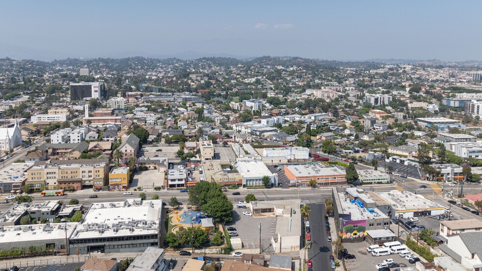 1626 Beverly Blvd, Los Angeles, CA à vendre - Photo de l’immeuble – Image 2 sur 15
