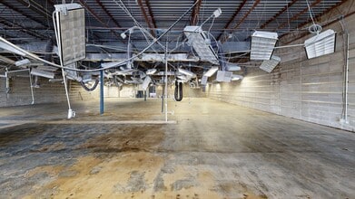 1624-1644 E State Road 44, Shelbyville, IN à louer Numérisation 3D Matterport– Image 1 sur 4