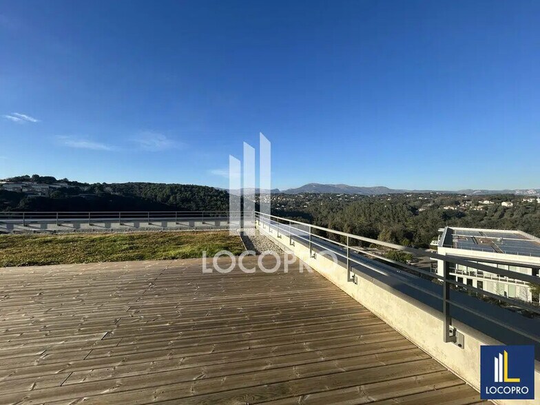 Bureau dans SOPHIA ANTIPOLIS à louer - Photo de l’immeuble – Image 3 sur 10