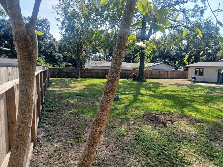 1506 Avenue D, Katy, TX à louer - Photo de l’immeuble – Image 1 sur 15