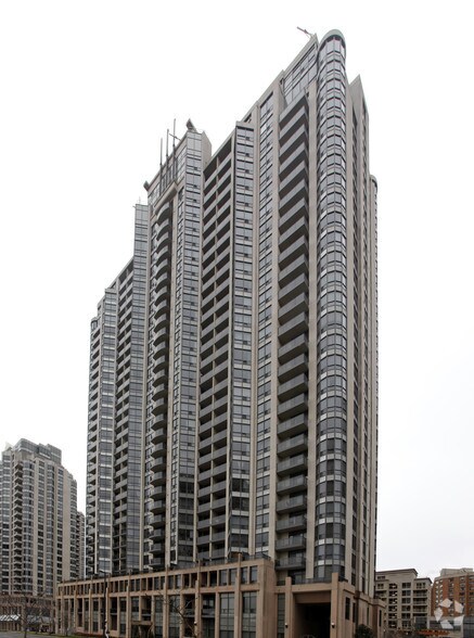 10 Northtown Way, Toronto, ON à louer - Photo de l’immeuble – Image 2 sur 2