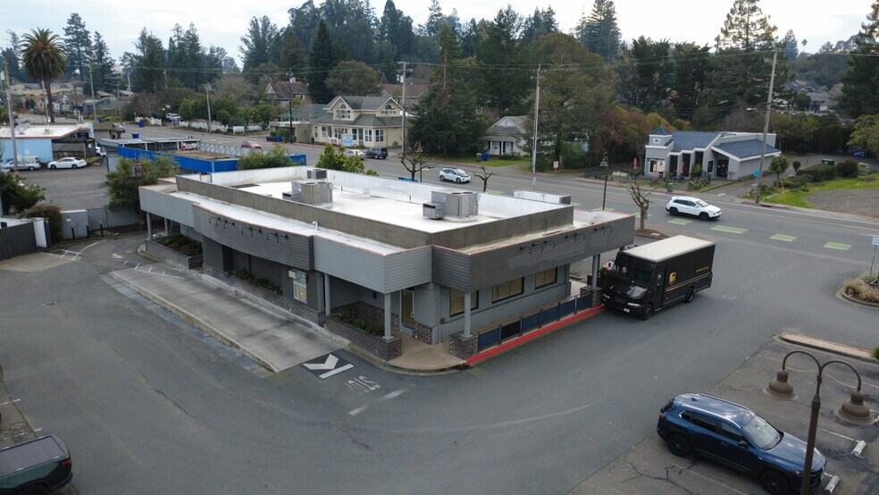 801 Gravenstein Ave, Sebastopol, CA à louer - Photo de l’immeuble – Image 2 sur 7