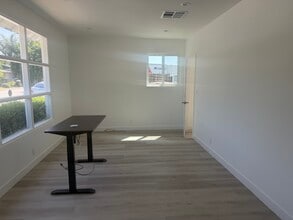 1703-1711 S California Ave, Monrovia, CA à louer Photo intérieure– Image 2 sur 16