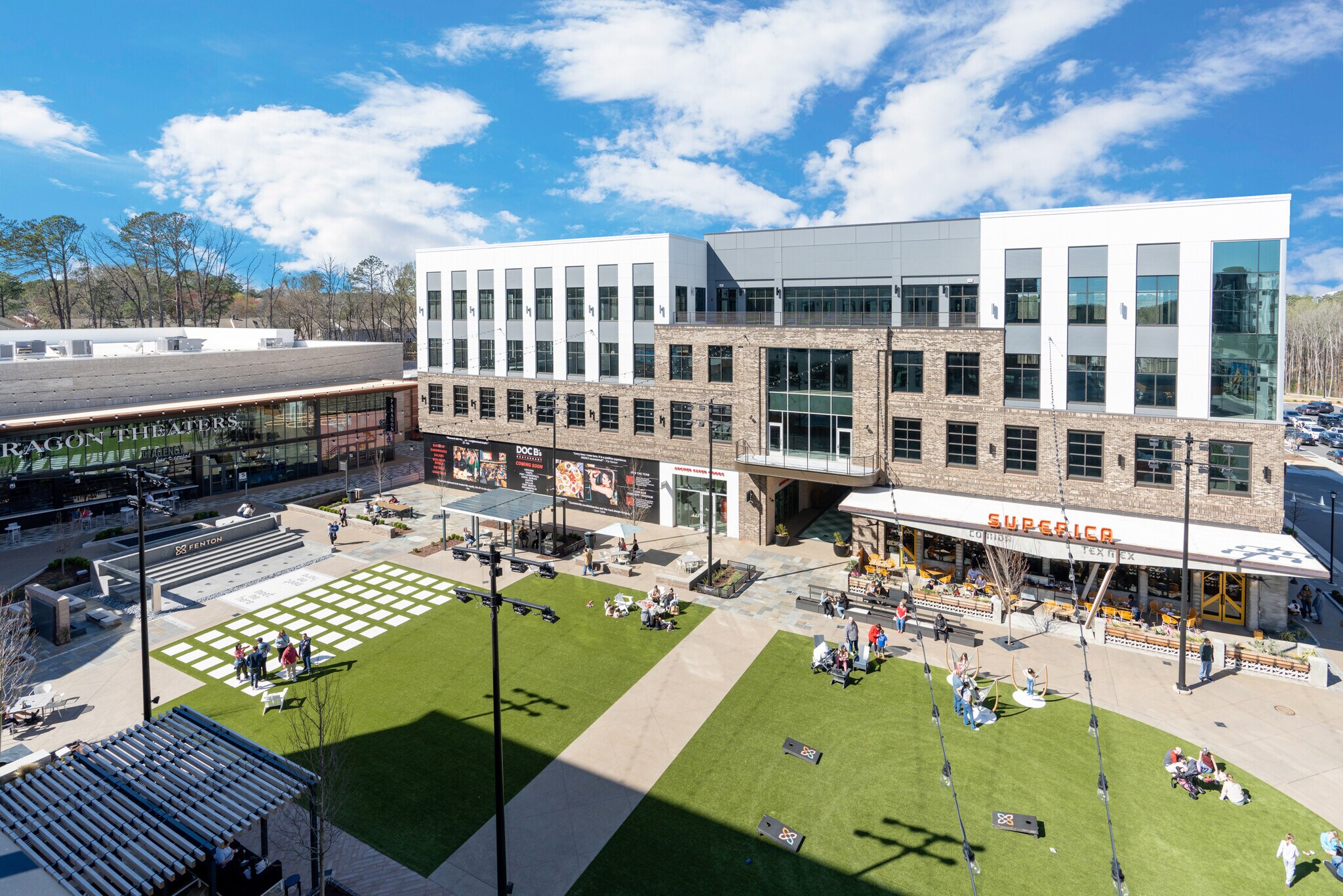 1 Fenton Main St, Cary, NC à louer Photo principale– Image 1 sur 33