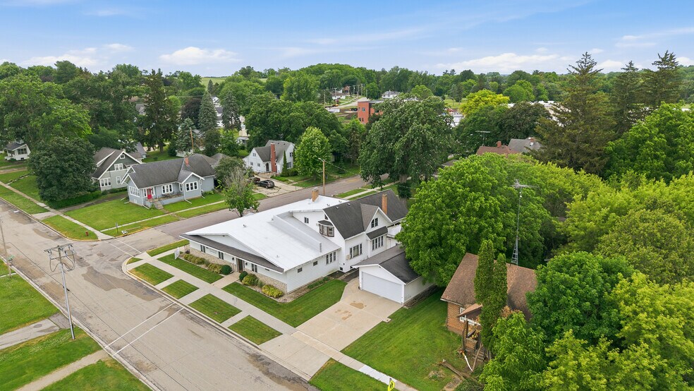 181 S Main St, Markesan, WI à vendre - Photo de l’immeuble – Image 2 sur 69