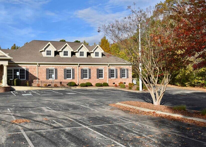 209 Oil Well Rd, Jackson, TN à louer - Photo de l’immeuble – Image 2 sur 59