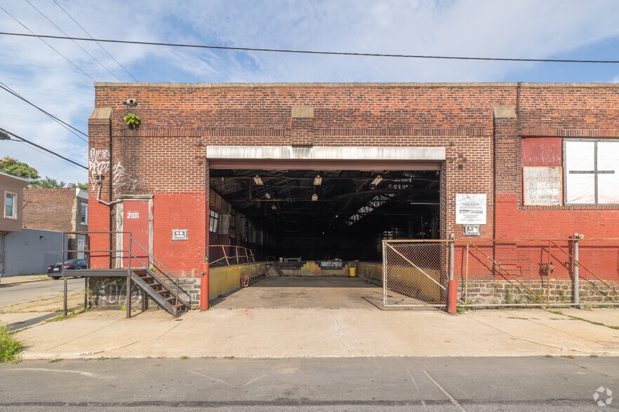 2101 W Clearfield St, Philadelphia, PA à louer - Photo de l’immeuble – Image 1 sur 4