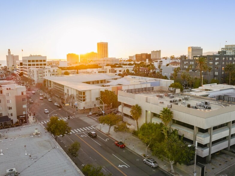 701 Santa Monica Blvd, Santa Monica, CA à louer - Photo de l’immeuble – Image 2 sur 15