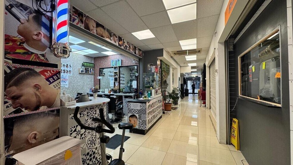 218-220 High St, Slough à vendre - Photo de l’immeuble – Image 3 sur 16