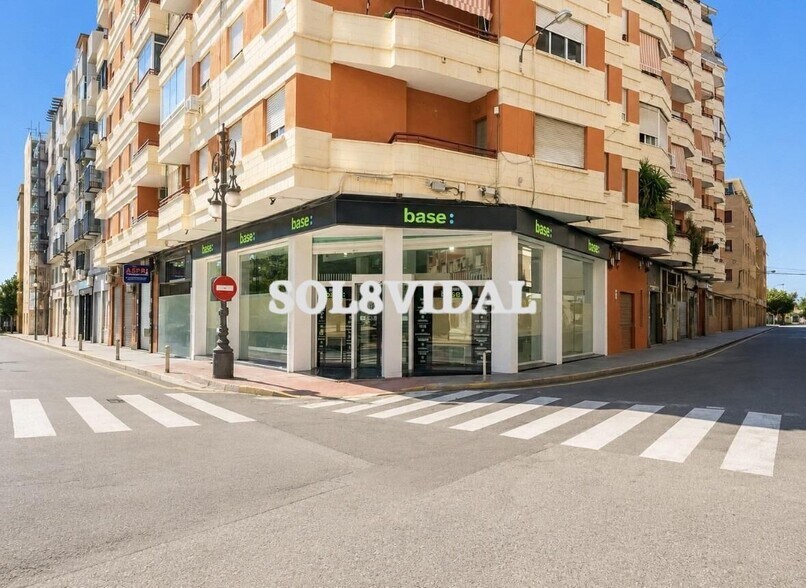 Carrer José Ávila, 1, Orihuela, Alicante à louer - Photo de l’immeuble – Image 2 sur 6