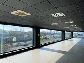 Local commercial dans Nanterre à louer Photo intérieure– Image 2 sur 17