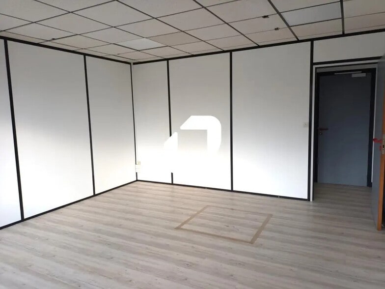 Bureau dans VILLENEUVE-D'ASCQ à louer - Photo intérieure – Image 3 sur 6