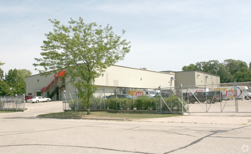 4484 Robertson Rd, Madison, WI à vendre - Photo de l’immeuble – Image 2 sur 7
