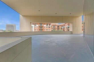 75 Valencia Ave, Coral Gables, FL à louer Photo intérieure– Image 1 sur 12
