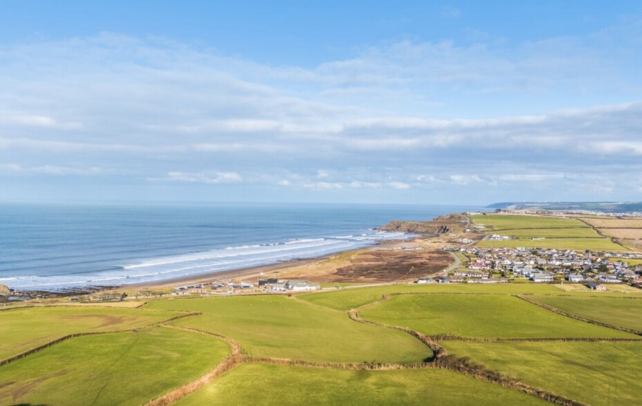 Widemouth Bay, Widemouth Bay à vendre - Aérien – Image 1 sur 2